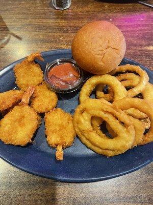 Jumbo fried shrimp with onion rings. Asked for tarter and they never brought it.