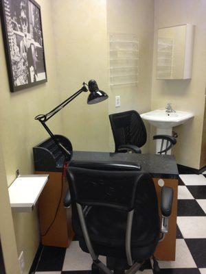 Private nail room with closing doors!