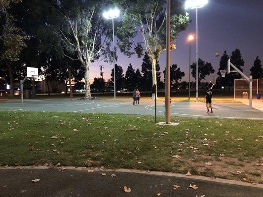 Full court b-ball