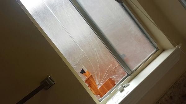 SM&S Relocation Movers dba Speedee Movers busted my window out, damaged my walls and then expects me to pay!