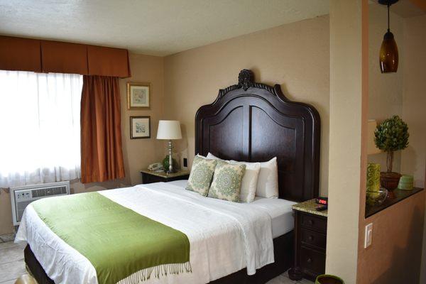 Bed Single King Emerald Room