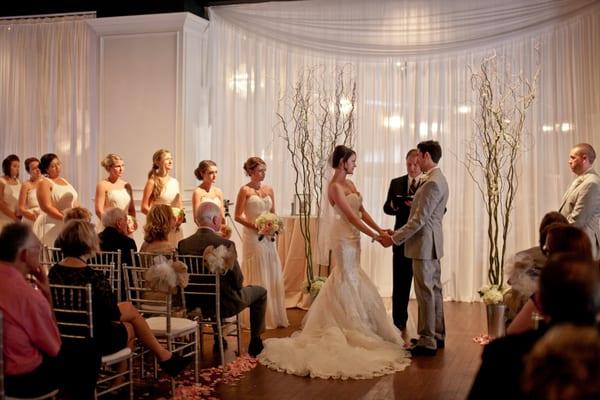 We loved this classic ceremony set up in our interior "ceremony area"! Photography: Mike Knapp Photography