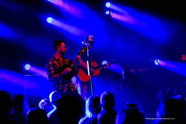 Granger Smith on 12/31/2015   - A great way to spend New Years Eve!
 Photography by Robert Bluestein, 2016 ©  All Rights Reserved