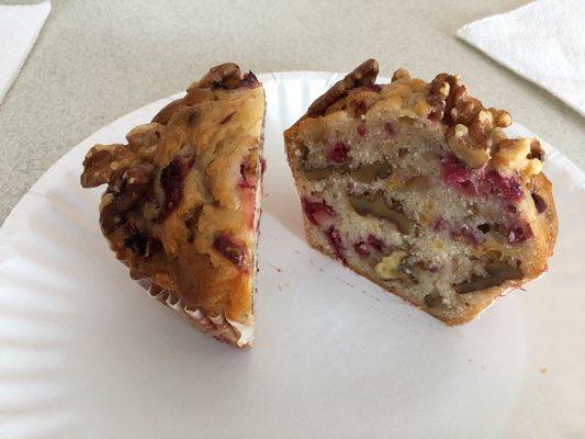 The yummiest cranberry orange walnut muffin! They didn't go easy on walnuts and I'm definitely okay with it!