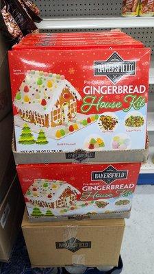 Gingerbread House Kits  11-30-2021