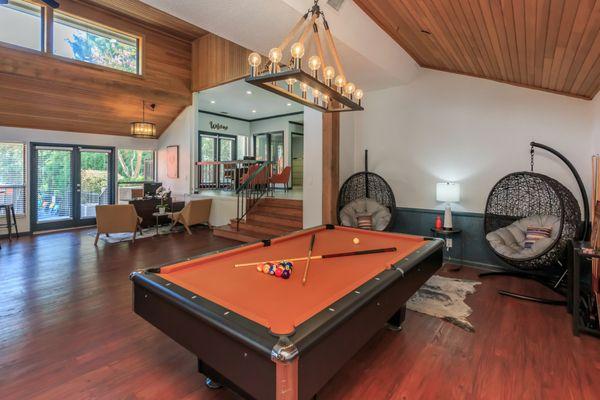 Game Room with billiards Bar