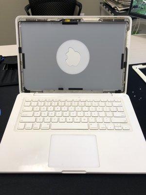 Display replacement on an older plastic MacBook