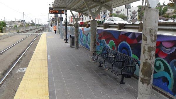 Colors and the many murals do give Encanto very vibrant life and magic  to the station .