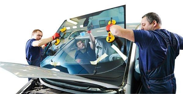 Free mobile windshield replacement and auto glass repair service in Pearland, TX 77581