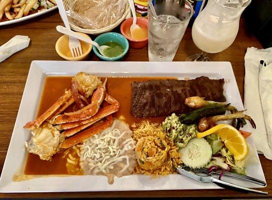 Crab legs nayarit & medium rare flank steak. Excellently cooked!