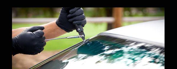 Windshield Repair in Santa Monica, CA.