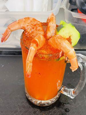 Michelada de Corona.  Con camarones