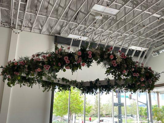 A massive hanging 4 square garland of the most beautiful mix of pink. Lovely!!