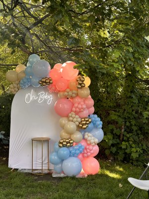 Gender reveal decoration balloons