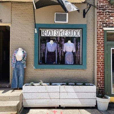 Storefront entrance & window display