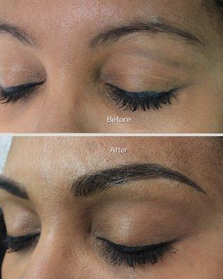 Microblading eyebrows