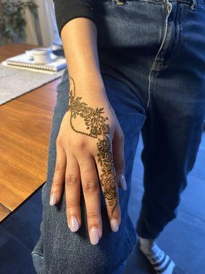 Floral henna design