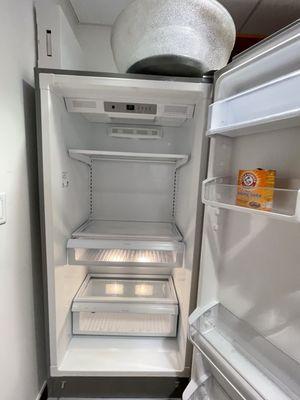 Inside the kitchen fridge to store food with oyster room rental