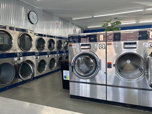 Marlin Avenue Coin Laundry