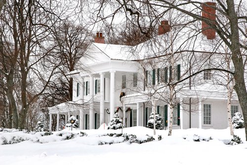 No Hampton's home is too large or too small for our Full-Service Snow Removal