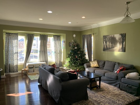 Hardwood floor installation after a pipe burst