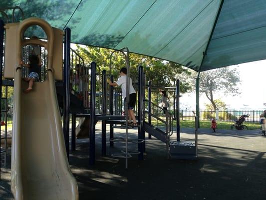 Play structure