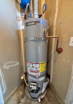 Here is the hot water heater after the install. We'll have hot water in about 45 minutes.