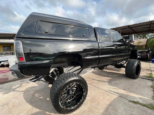 Truck is all buffed, detailed, and ready for pickup !!