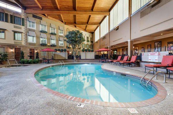 Best Western Plus White Bear Country Inn