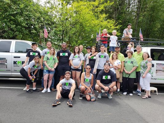 Our KMR and Bateman families, together for July 4th parade on Bainbridge Island. We handed out 4,000 water bottles!#watertheisland2018