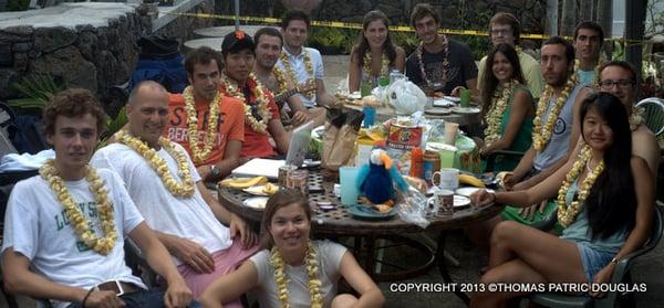 College friends on a final getaway in Hawaii before they head their separate ways.