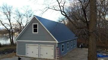 Garage / Outbuilding