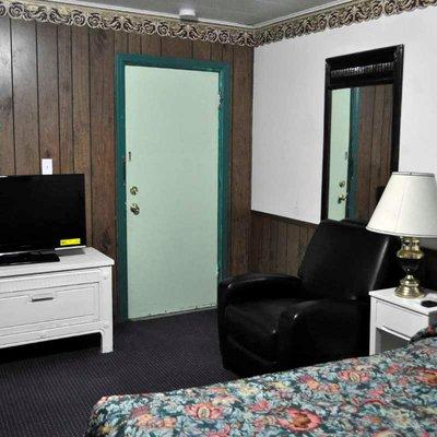 Western Motel Lovell Room