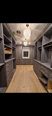 Custom made Closet made with plywood, finished and laminated in  HD laminate mercer oak