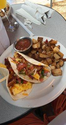 Bacon breakfast tacos