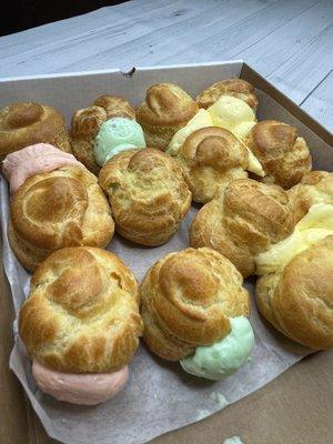 Mmmnnn, cream puffs! See all that filling?