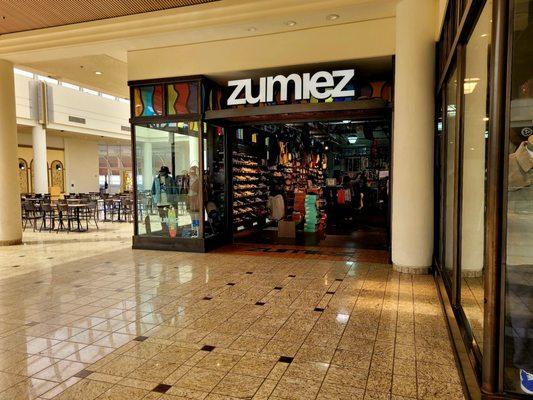 Zumiez