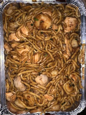 Shrimp and chicken Lo mein