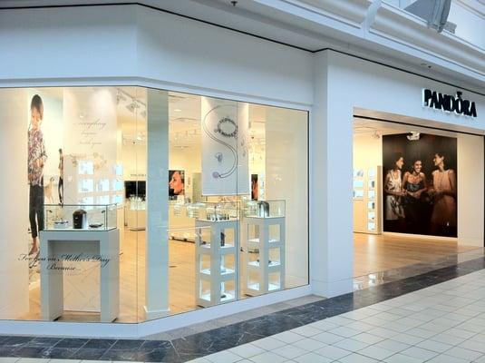 Official Pandora Jewelry stores in MA