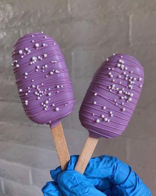 Ube cake pops