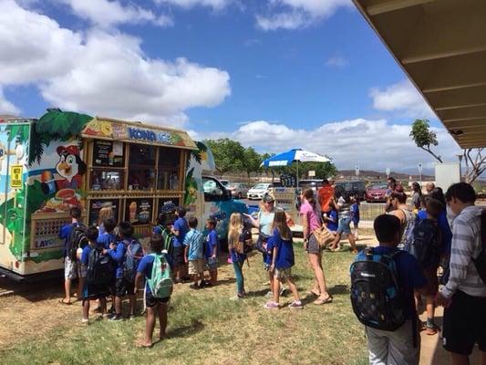 Kona-Ice at The weekly makakilo elementary fundraiser.