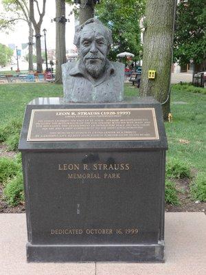 Leon Strauss bust, the park's namesake