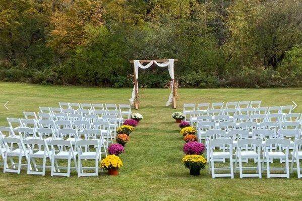 The Grove outdoor ceremony space.
www.thegroveofbv.com