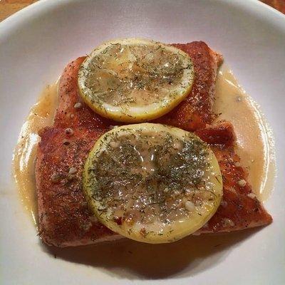 Pan Seared Salmon' Lemon Butter Sauce