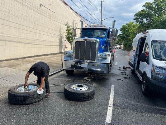 tire change in Tacoma Washington