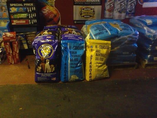 Zip In Carryout has dog food on sale. Hi Standard dog food is the best food for your canine and the price is 50lb=$25