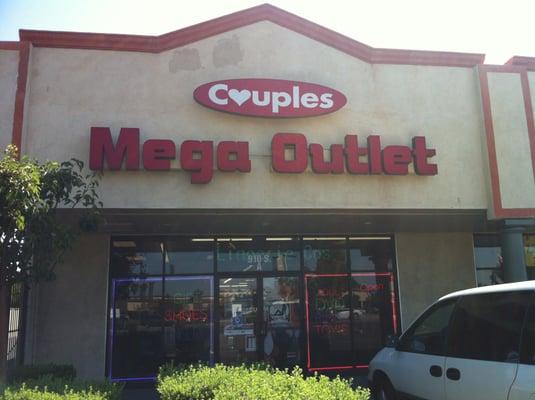 Couples Mega Outlet