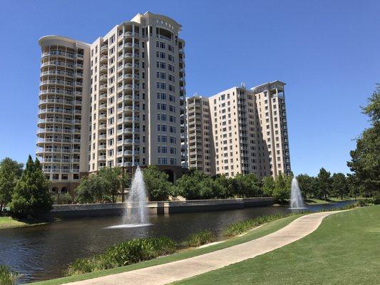 Nice high rise off #4 with a view of the bay