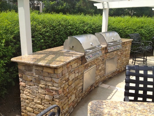 Outdoor Kitchen