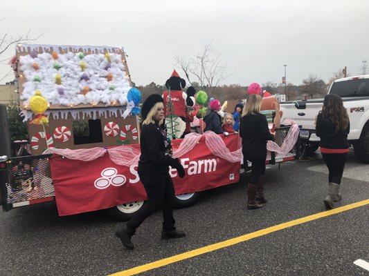 Little cuties and pretty ladies getting ready for some fun! The parade was a blast!